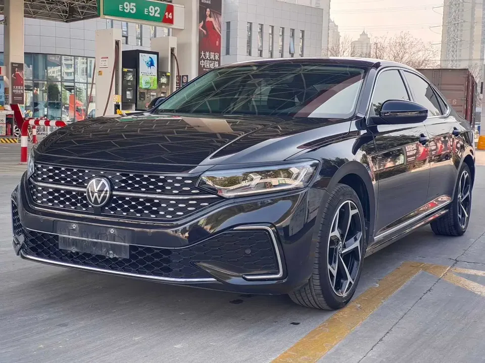 Volkswagen Passat 2023