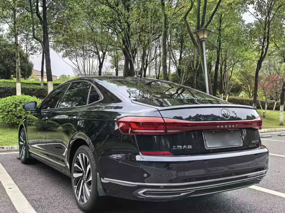 Volkswagen Passat facelift 330TSI luxury version 2023 — миниатюра 2