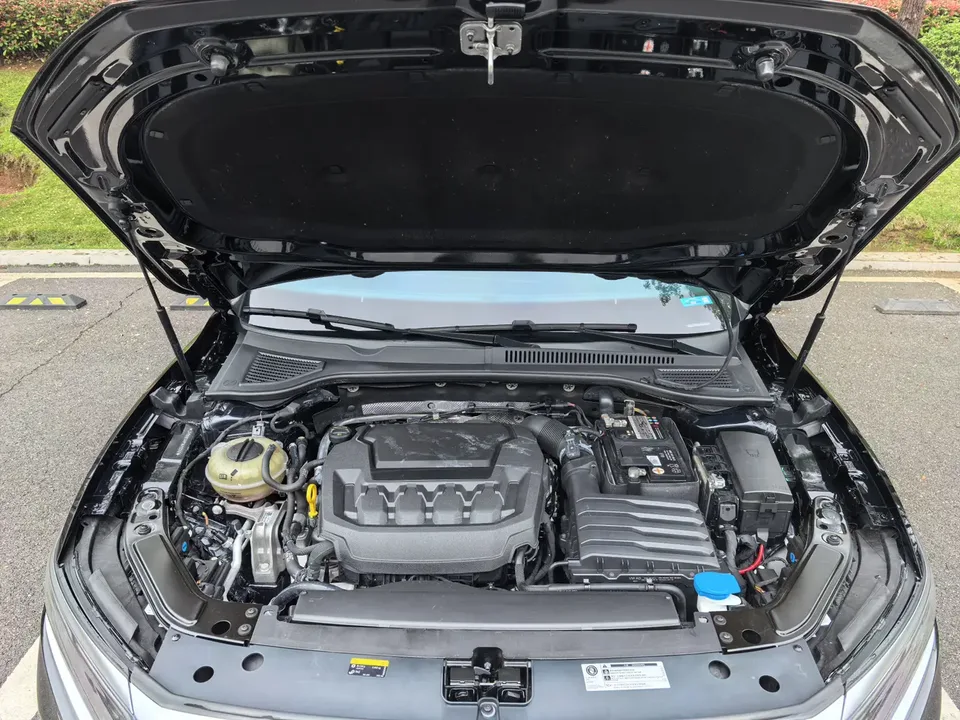 Volkswagen Passat facelift 330TSI luxury version 2023 — миниатюра 3