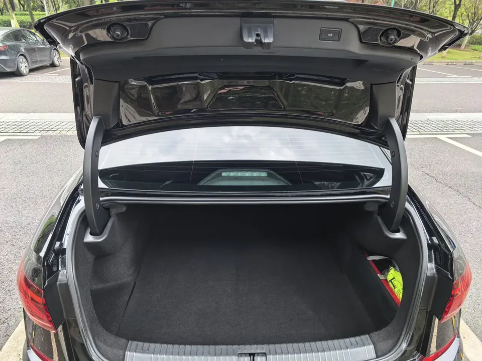 Volkswagen Passat facelift 330TSI luxury version 2023 — миниатюра 5