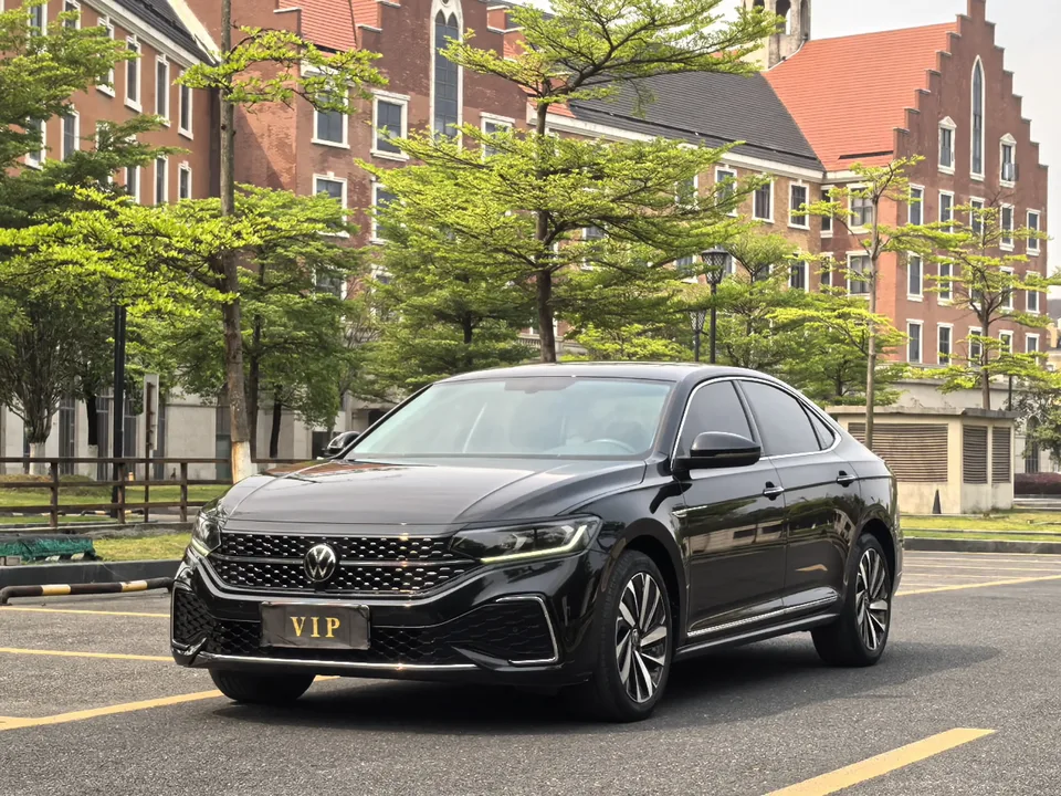 Volkswagen Passat 2022