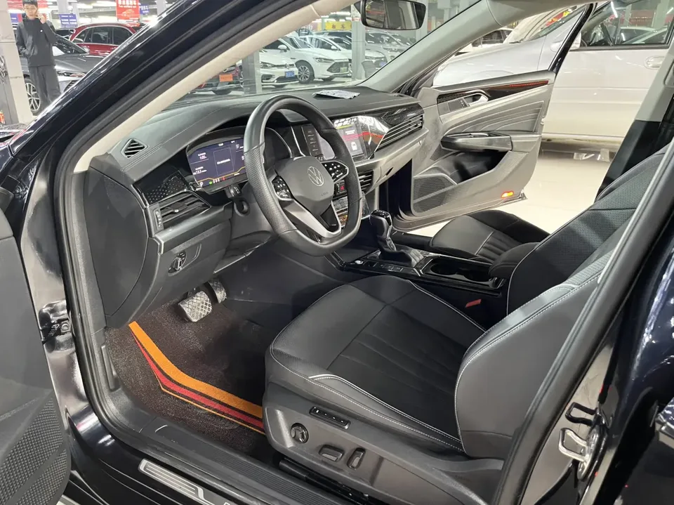 Volkswagen Passat Passat 2024 330TSI Elite Edition 2024 — миниатюра 3