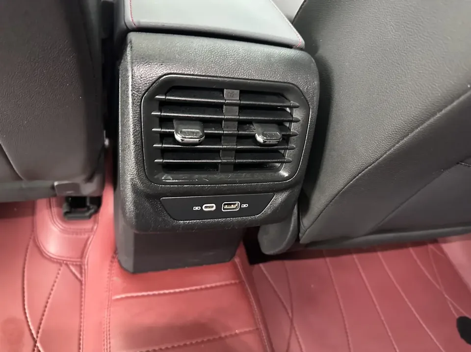 Volkswagen Lamando Lingdu L 280TSI DSG Hot Edition 2022 — миниатюра 3