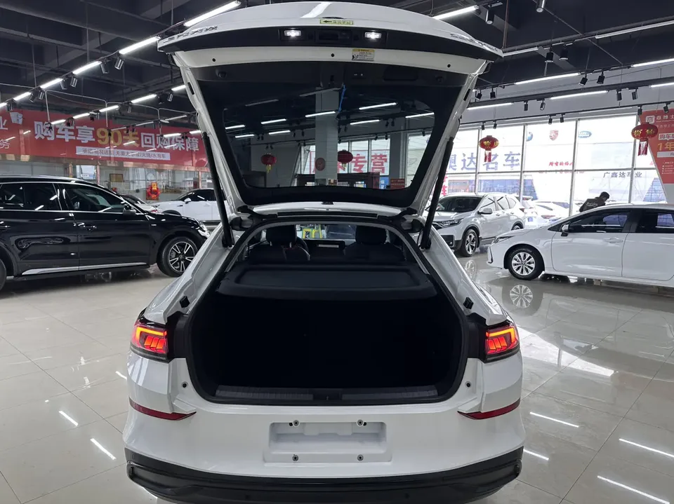 Volkswagen Lamando Lingdu L 280TSI DSG Hot Edition 2022 — миниатюра 5