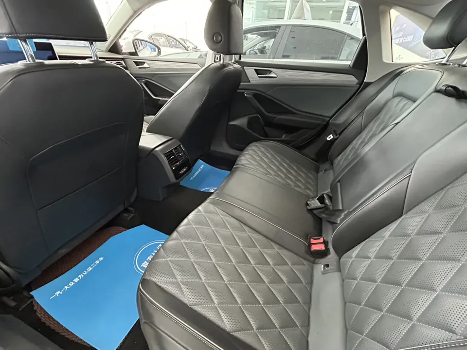 Volkswagen Sagitar Sagitar 2023 200TSI DSG Flying Edition 2023 — thumbnail 4
