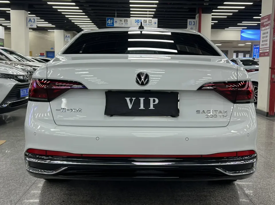 Volkswagen Sagitar 2023 Sagitar 300TSI DSG Excellence Edition 2024 — миниатюра 5