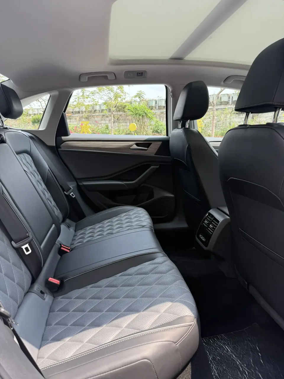 Volkswagen Sagitar 2023 Sagitar 300TSI DSG Beyond Edition 2023 — миниатюра 3