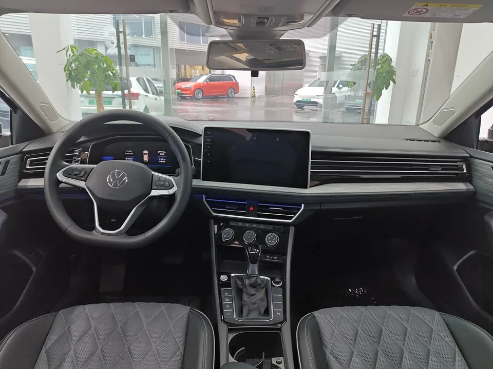 Volkswagen Sagitar Sagitar 300TSI DSG Beyond Edition 2024 — миниатюра 5