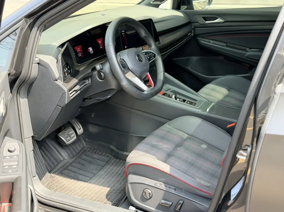Volkswagen GOLF GTI 380TSI DSG GTI 2023 — миниатюра 4