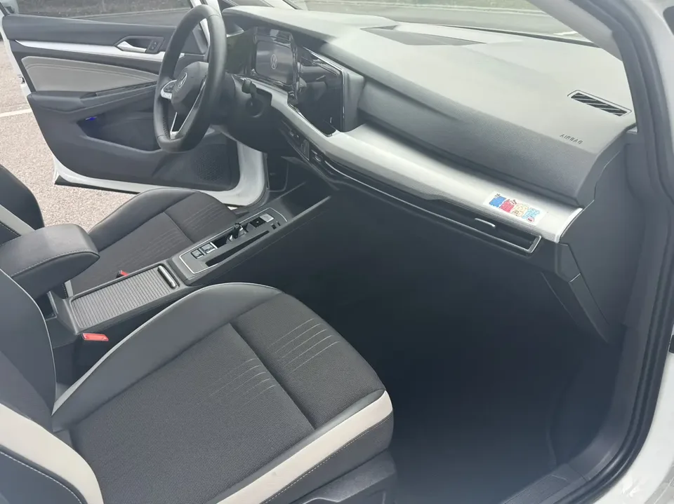 Volkswagen Golf facelift 280TSI DSG Pro 2024 — миниатюра 2