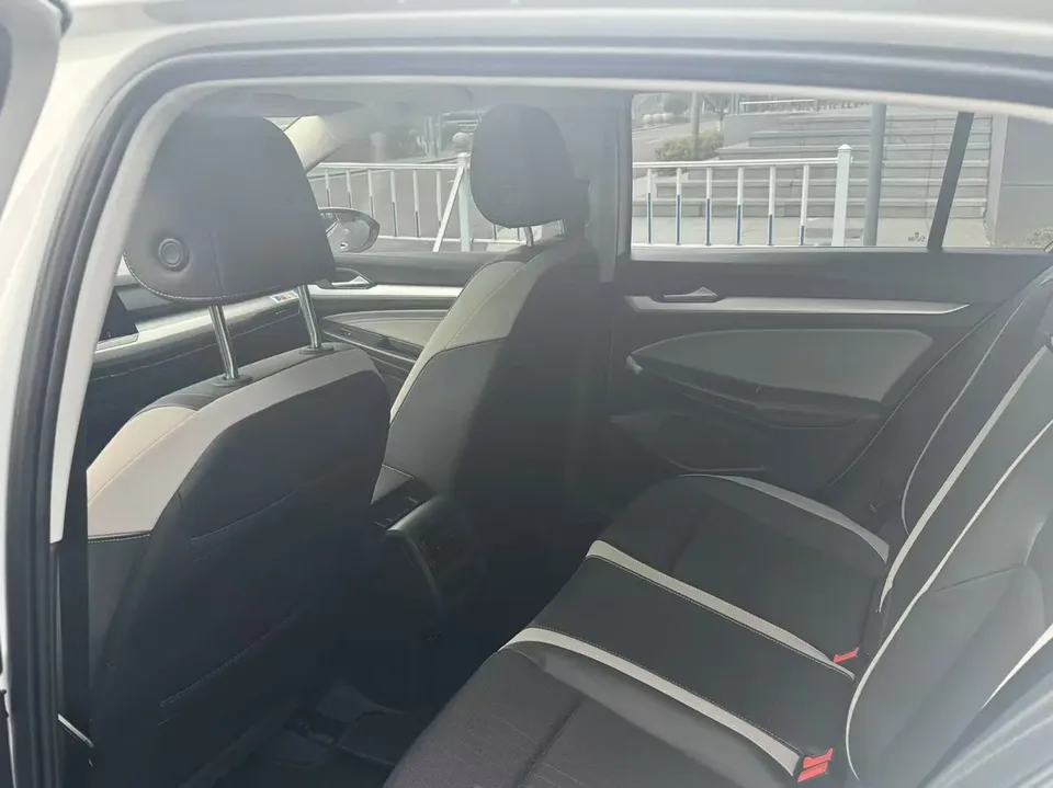 Volkswagen Golf facelift 280TSI DSG Pro 2024 — миниатюра 3