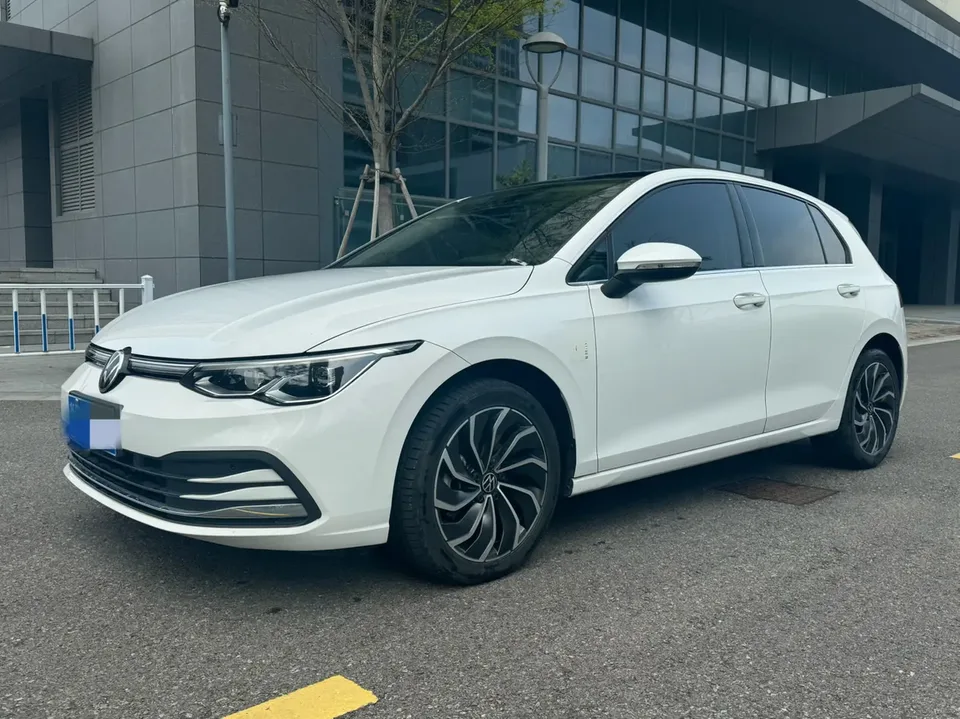 Volkswagen Golf facelift 280TSI DSG Pro 2024 — фото 1, купить с доставкой в Москву