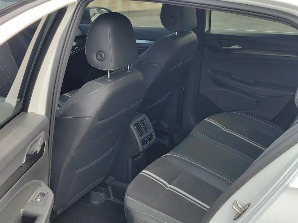 Volkswagen Golf 280TSI DSG R-Line 2022 — миниатюра 3