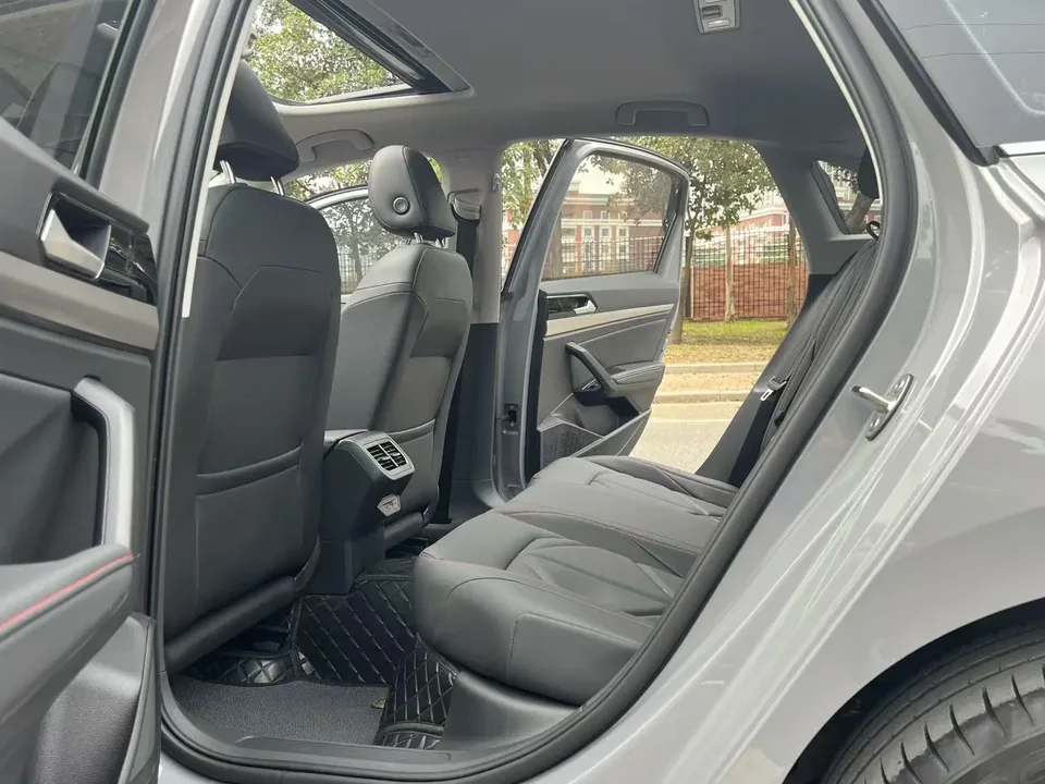 Volkswagen Lavida 300TSI DSG Starry Sky Edition 2023 — миниатюра 4