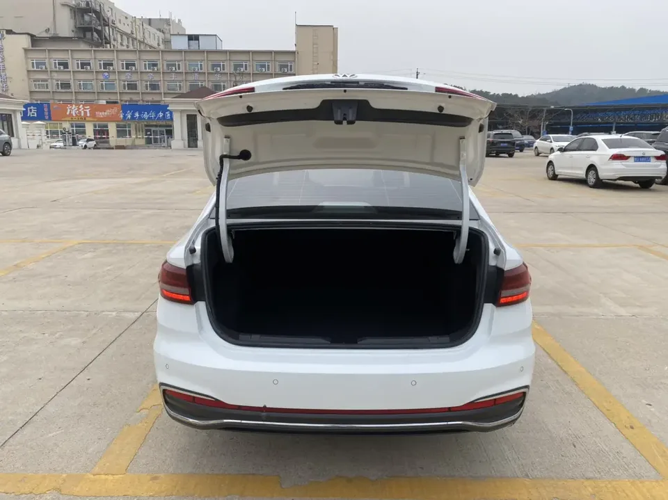 Volkswagen Lavida Lavida 2023 280TSI DSG Starry Sky Forever Edition 2022 — миниатюра 5