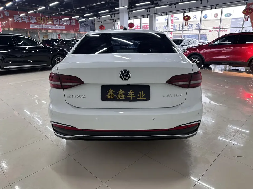 Volkswagen Lavida Lavida 2023 1.5L Automatic Starry Sky 5 Million Edition 2023 — thumbnail 2