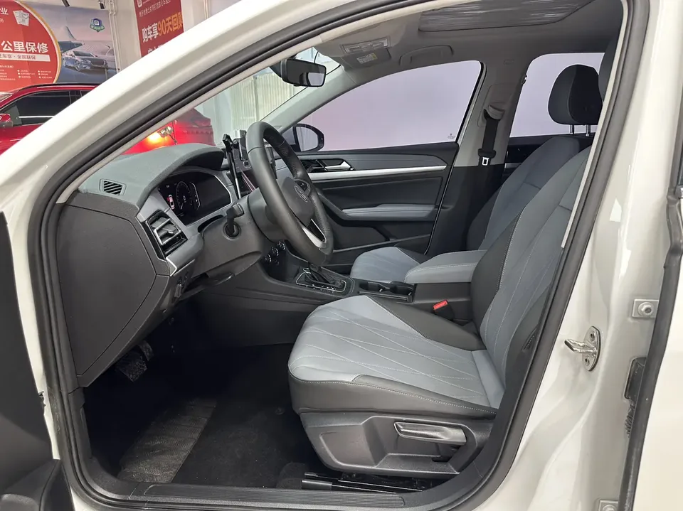 Volkswagen Lavida Lavida 2023 1.5L Automatic Starry Sky 5 Million Edition 2023 — thumbnail 4