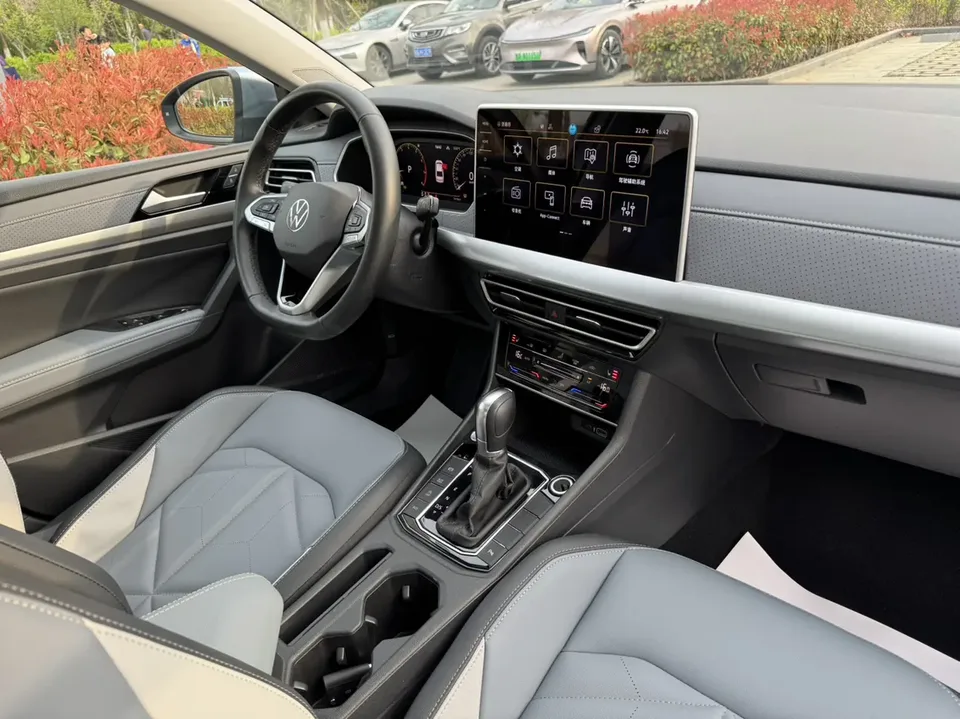 Volkswagen Lavida Lavida 2023 280TSI DSG Forever Edition 2022 — миниатюра 3