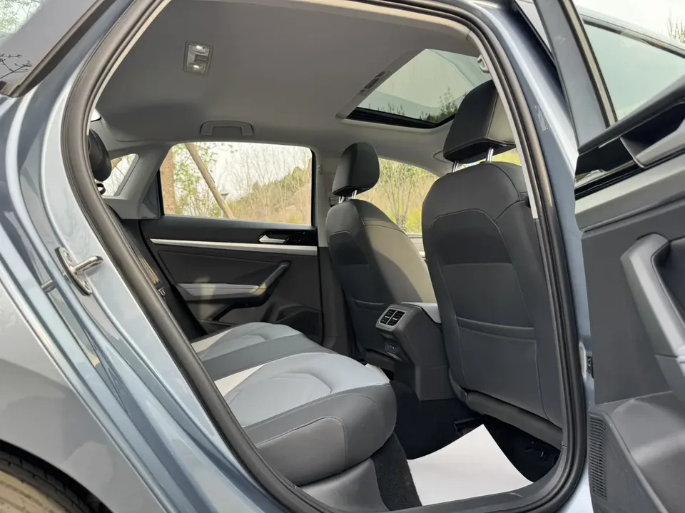 Volkswagen Lavida Lavida 2023 280TSI DSG Forever Edition 2022 — миниатюра 5