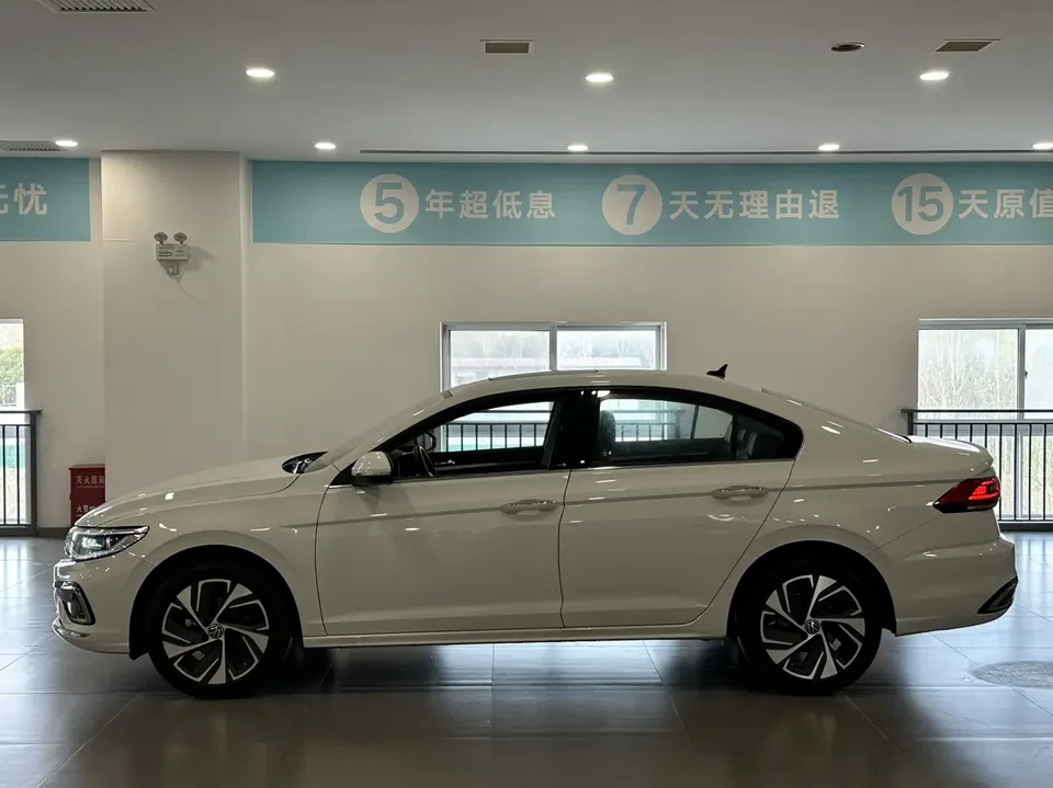 Volkswagen Bora Bora 2024 200TSI DSG Joy Edition 2024 — thumbnail 4