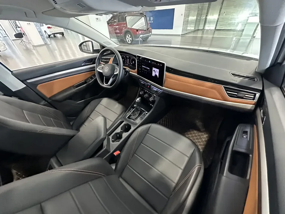 Volkswagen Bora Bora 2024 200TSI DSG Joy Edition 2024 — thumbnail 5