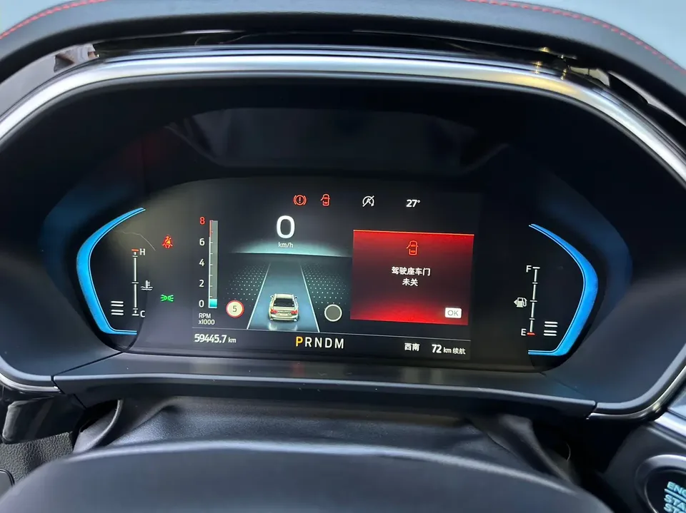 Ford Focus sedan EcoBoost 180 automatic ST Line 2022 — миниатюра 3