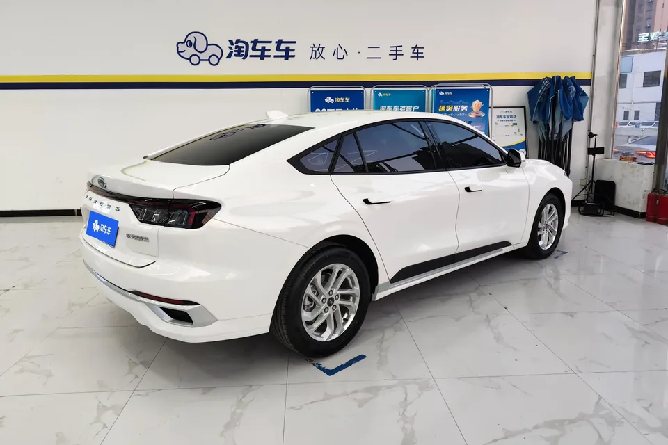 Ford Mondeo 2025