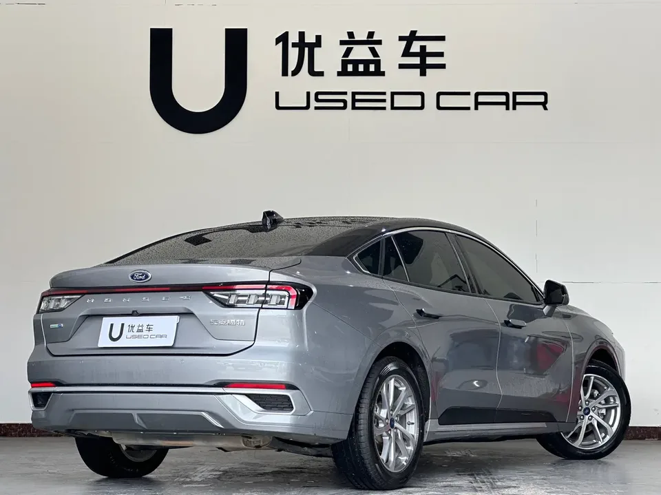 Ford Mondeo Mondeo EcoBoost 245 Luxury 2023 — миниатюра 5