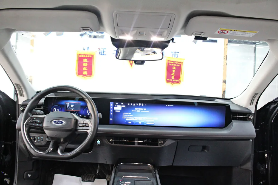 Ford Mondeo facelift EcoBoost 245 luxury model 2024 — миниатюра 3