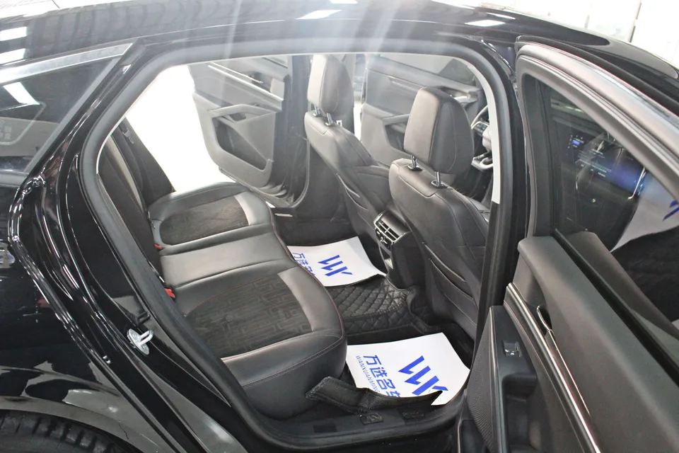 Ford Mondeo facelift EcoBoost 245 luxury model 2024 — миниатюра 5