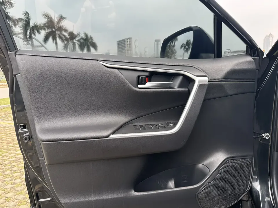 Toyota Willanda 2.0L four-wheel drive luxury version 2022 — миниатюра 3