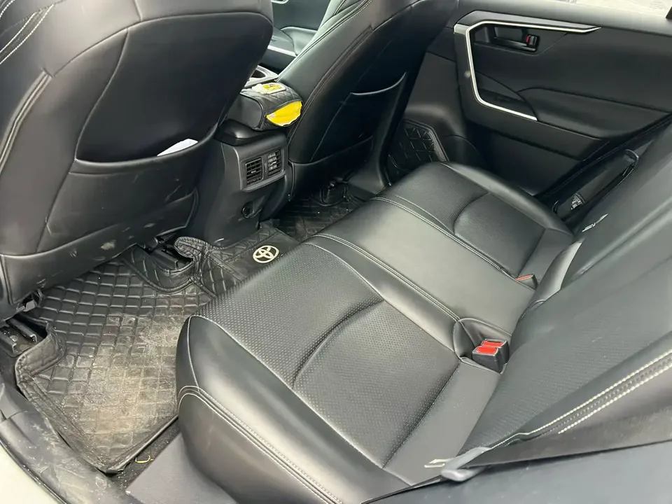 Toyota Willanda 2.0L two-wheel drive leading version 2024 — миниатюра 3