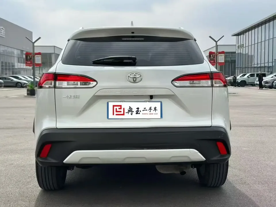 Toyota CorollaCross 2.0L Smart Electric Hybrid Dual Engine Elite Edition 2023 — миниатюра 2