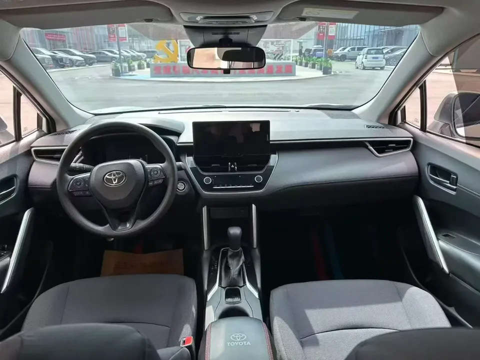 Toyota CorollaCross 2.0L Smart Electric Hybrid Dual Engine Elite Edition 2023 — миниатюра 3