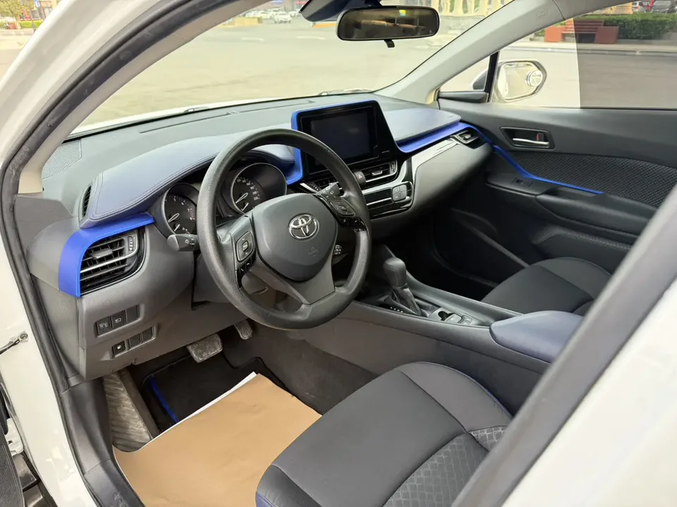 Toyota C-HR 2.0L Comfort Edition 2022 — миниатюра 5