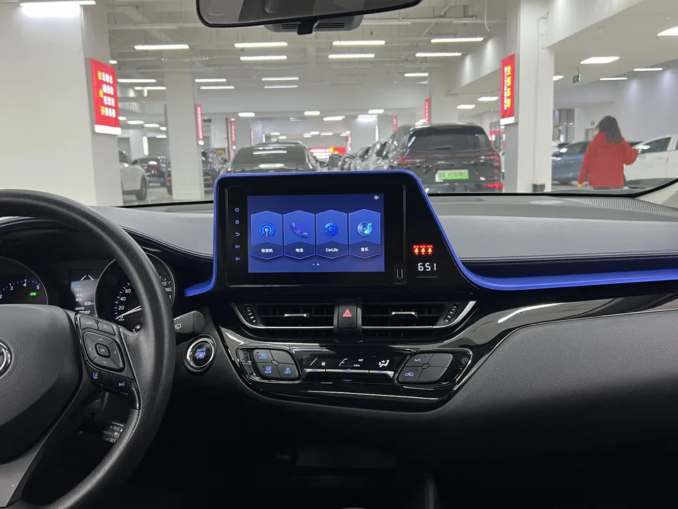 Toyota C-HR 2.0L Elite Edition 2022 — миниатюра 3