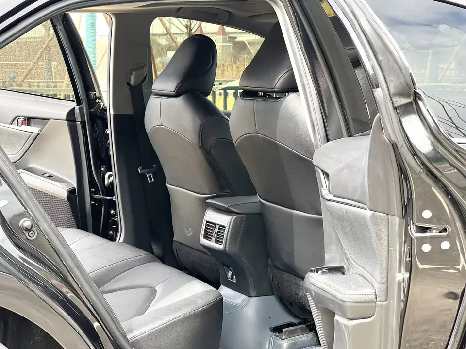 Toyota Camry 2.0G Deluxe Edition 2023 — миниатюра 3