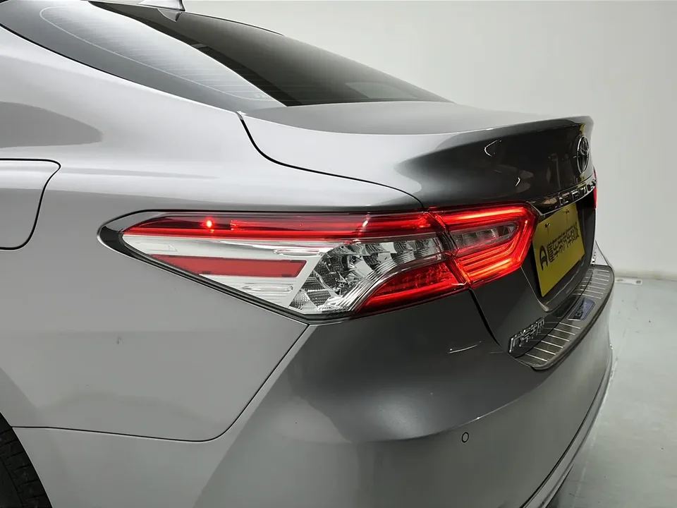 Toyota Camry 2.0G Deluxe Edition 2024 — миниатюра 2