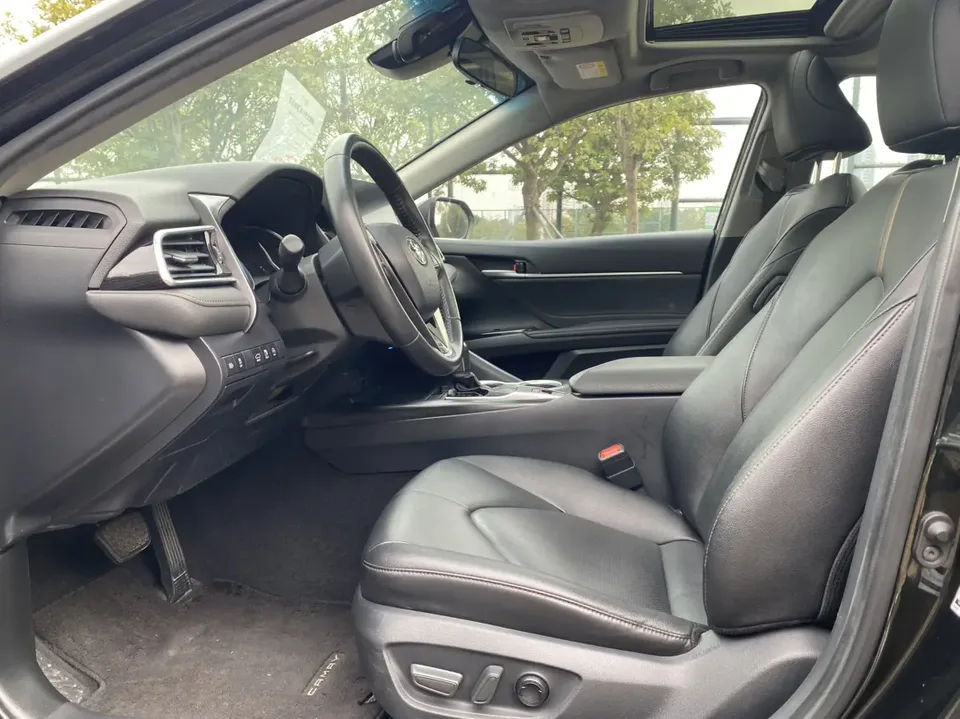Toyota Camry 2.0G Deluxe Edition 2022 — миниатюра 3