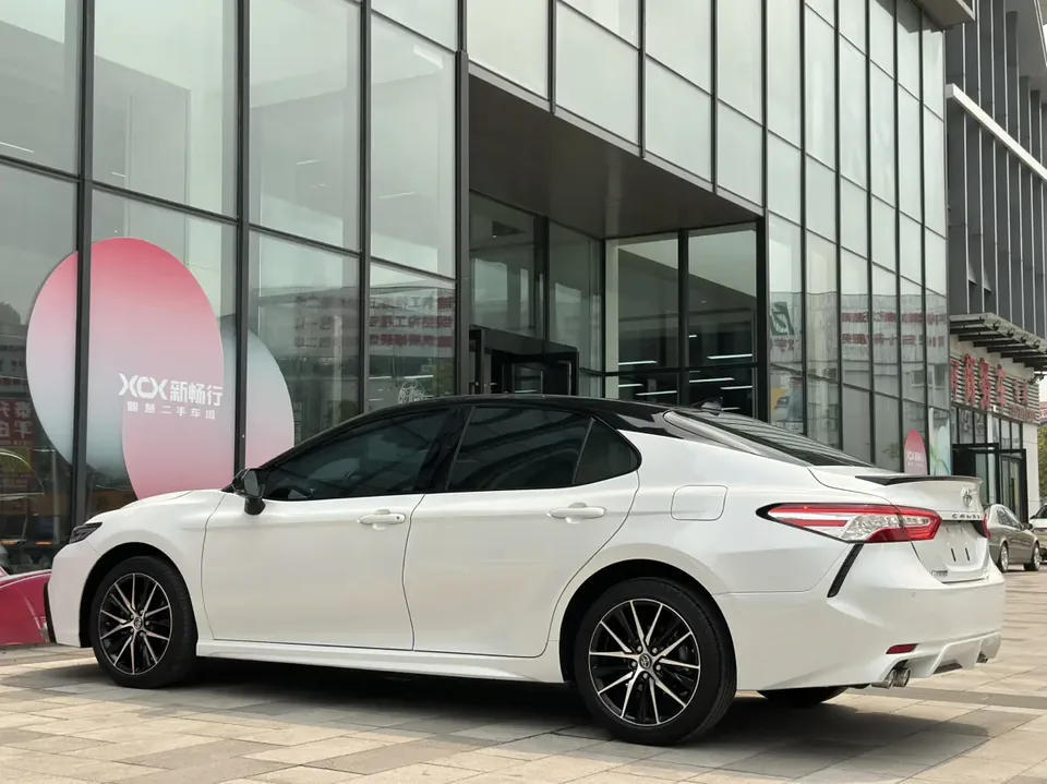 Toyota Camry 2.0S Advanced Edition 2022 — миниатюра 2