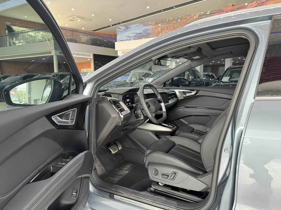 Audi Q4 e-tron Audi Q4 e-tron 2024 40 e-tron Creative Edition 2025 — миниатюра 4