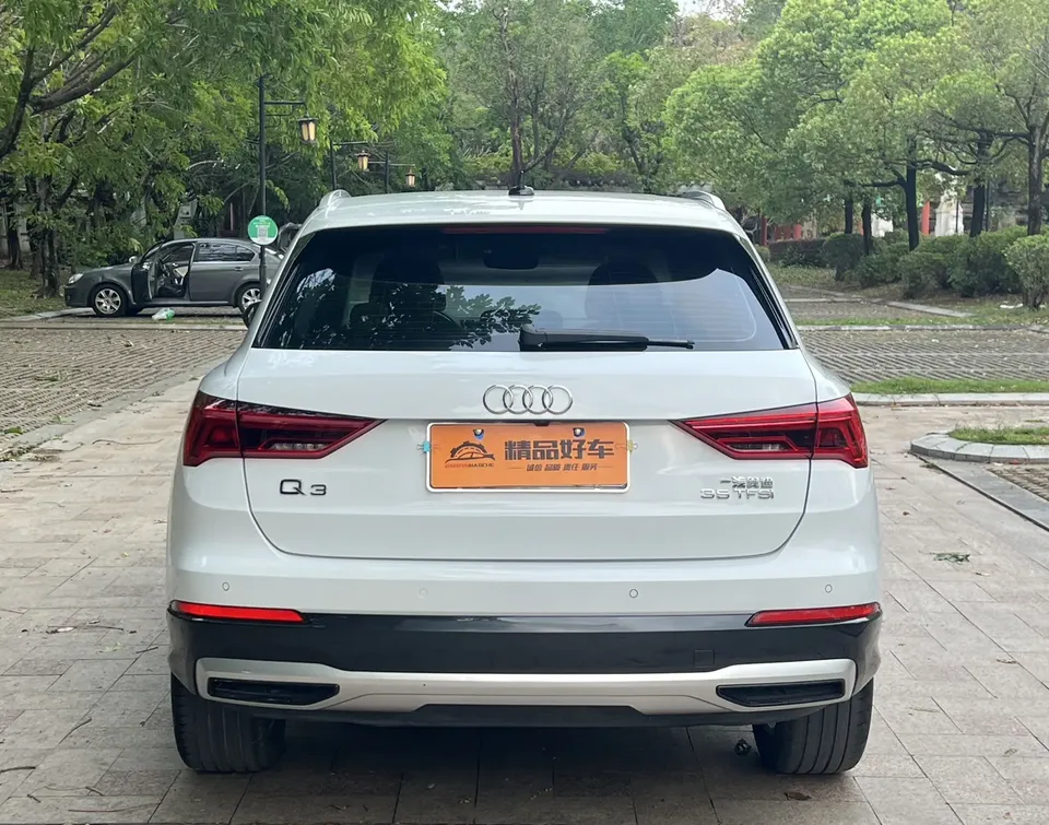 Audi Q3 Audi Q3 2022 35 TFSI Fashionable and Elegant 2022 — миниатюра 2