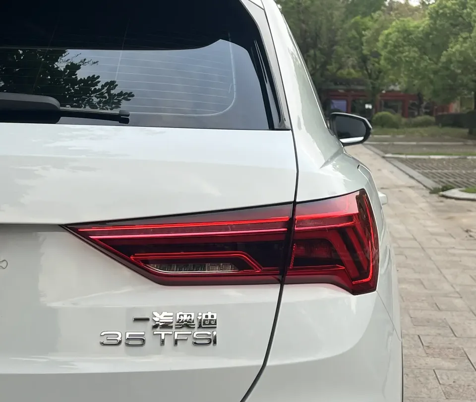 Audi Q3 Audi Q3 2022 35 TFSI Fashionable and Elegant 2022 — миниатюра 3