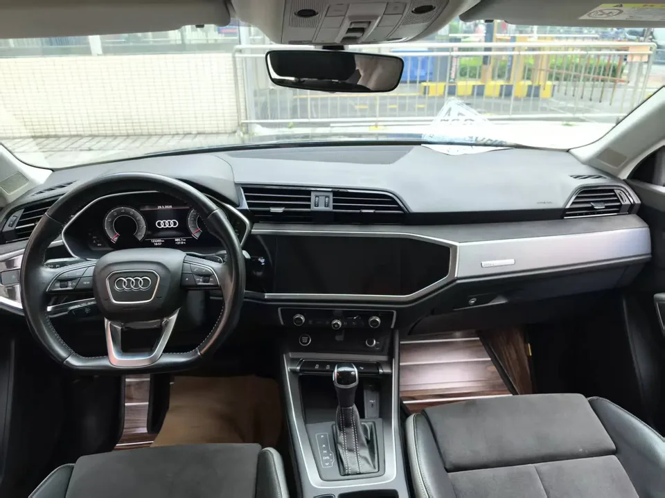 Audi Q3 Audi Q3 2022 35 TFSI Fashionable and Dynamic 2022 — миниатюра 5