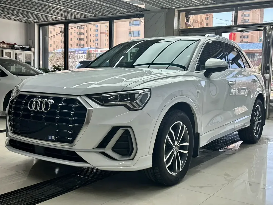 Audi Q3 Q3 2022 Audi Q3 2022 35 TFSI aggressive and dynamic model 2022 — photo 1, buy with delivery to Moscow