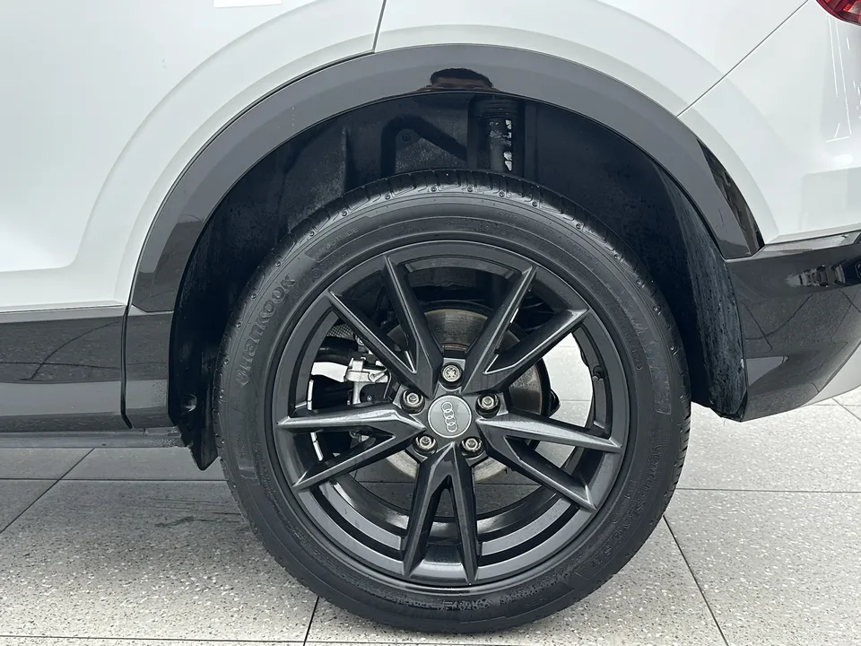 Audi Q2L Audi Q2L 2021 35TFSI aggressive and dynamic model 2022 — миниатюра 3