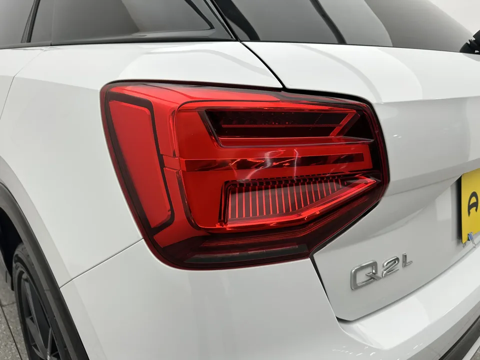 Audi Q2L Audi Q2L 2021 35TFSI aggressive and dynamic model 2022 — миниатюра 4