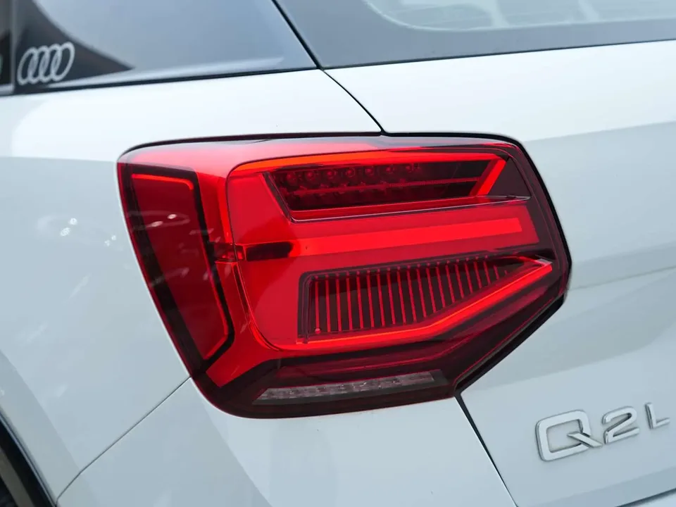 Audi Q2L Audi Q2L 2022 35 TFSI Enterprising and Elegant Model 2023 — миниатюра 4