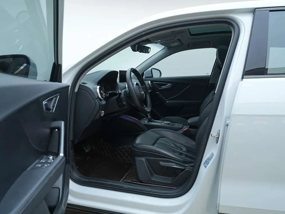 Audi Q2L Audi Q2L 2022 35 TFSI Enterprising and Elegant Model 2023 — миниатюра 5