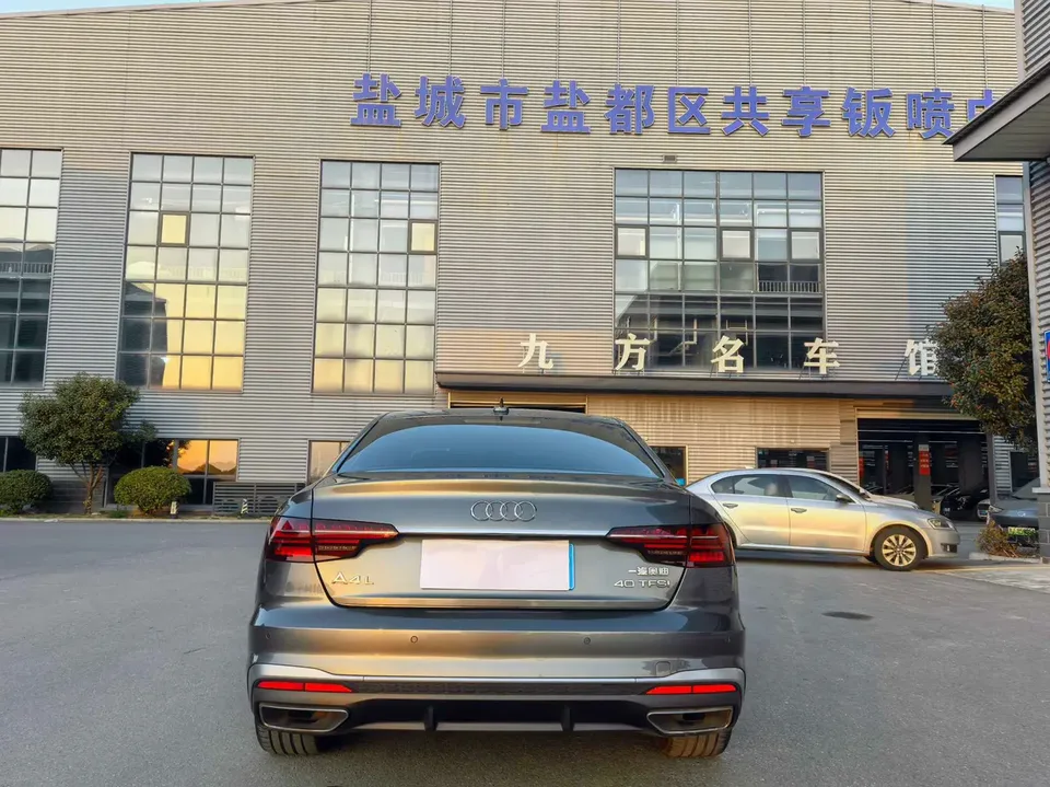 Audi a4 l A4L 2022 Audi A4L 2022 40 TFSI Fashion Dynamic Edition 2023 — thumbnail 2